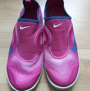 NIKE GIRLS SNEAKERS
